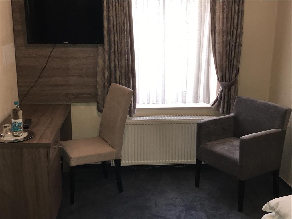 Hotel Junkerhaus Bad Salzuflen Quarto foto